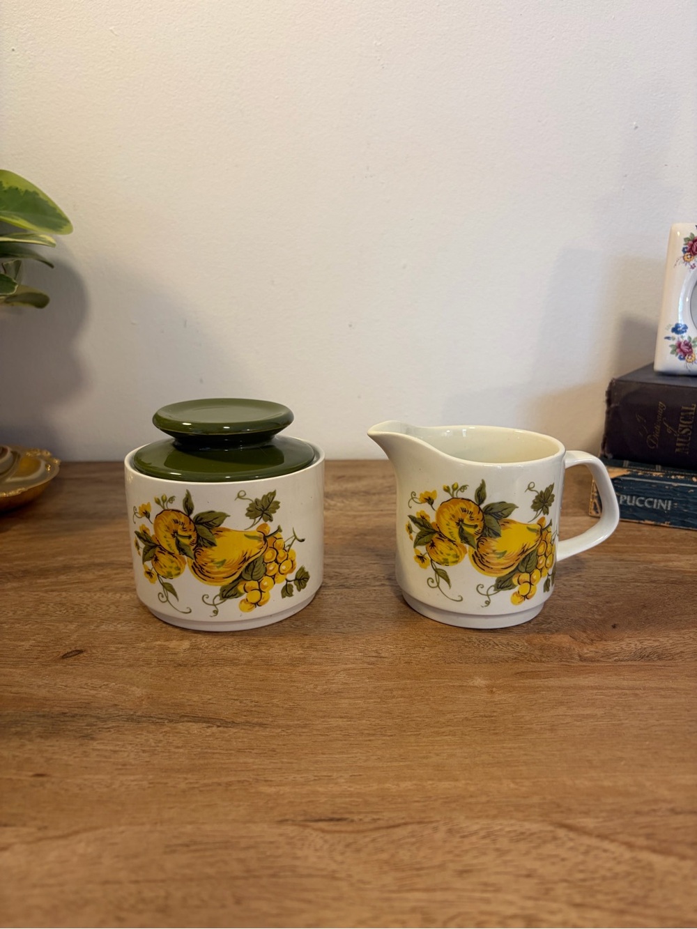 Vintage J&G Meakin Eden Creamer & Sugar Bowl – Green Lid, England